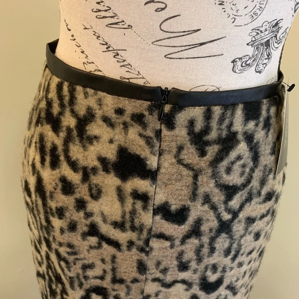 Conrad C Cheetah Print Skirt Size 10